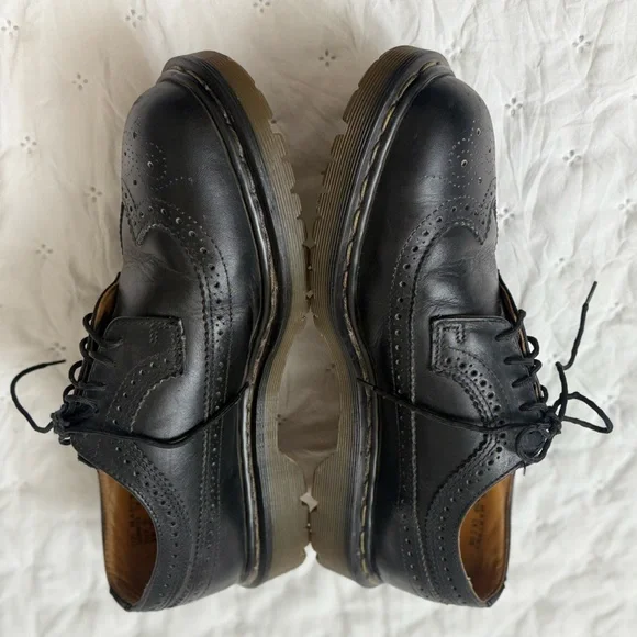 Vintage Dr.Martens Wingtip Black Men's UK 9 US 10 3989 Brogue Made In England - Picture 8 of 16